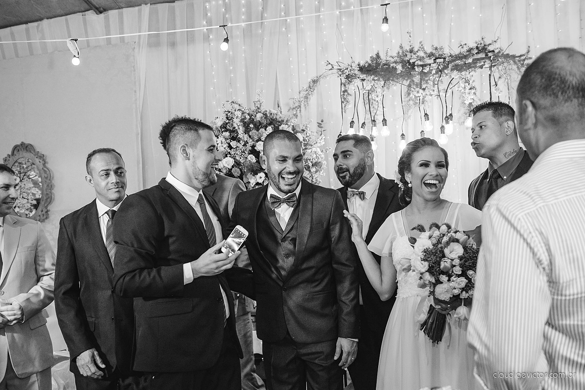 Lindo casamento com noivo e noiva realizado em Vila Velha por fotógrafos de casamento de Vila Velha fotógrafos de casamento de Vitória fotógrafos de casamento de Serra Espírito Santo e fotos externas em Pedra Azul ES