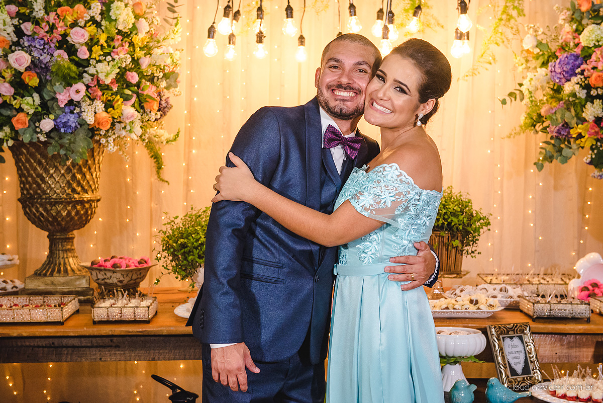 Lindo casamento com noivo e noiva realizado em Vila Velha por fotógrafos de casamento de Vila Velha fotógrafos de casamento de Vitória fotógrafos de casamento de Serra Espírito Santo e fotos externas em Pedra Azul ES