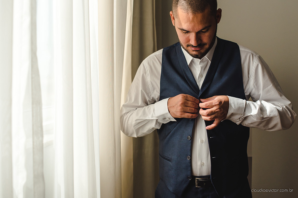 Lindo casamento com noivo e noiva realizado em Vila Velha por fotógrafos de casamento de Vila Velha fotógrafos de casamento de Vitória fotógrafos de casamento de Serra Espírito Santo e fotos externas em Pedra Azul ES