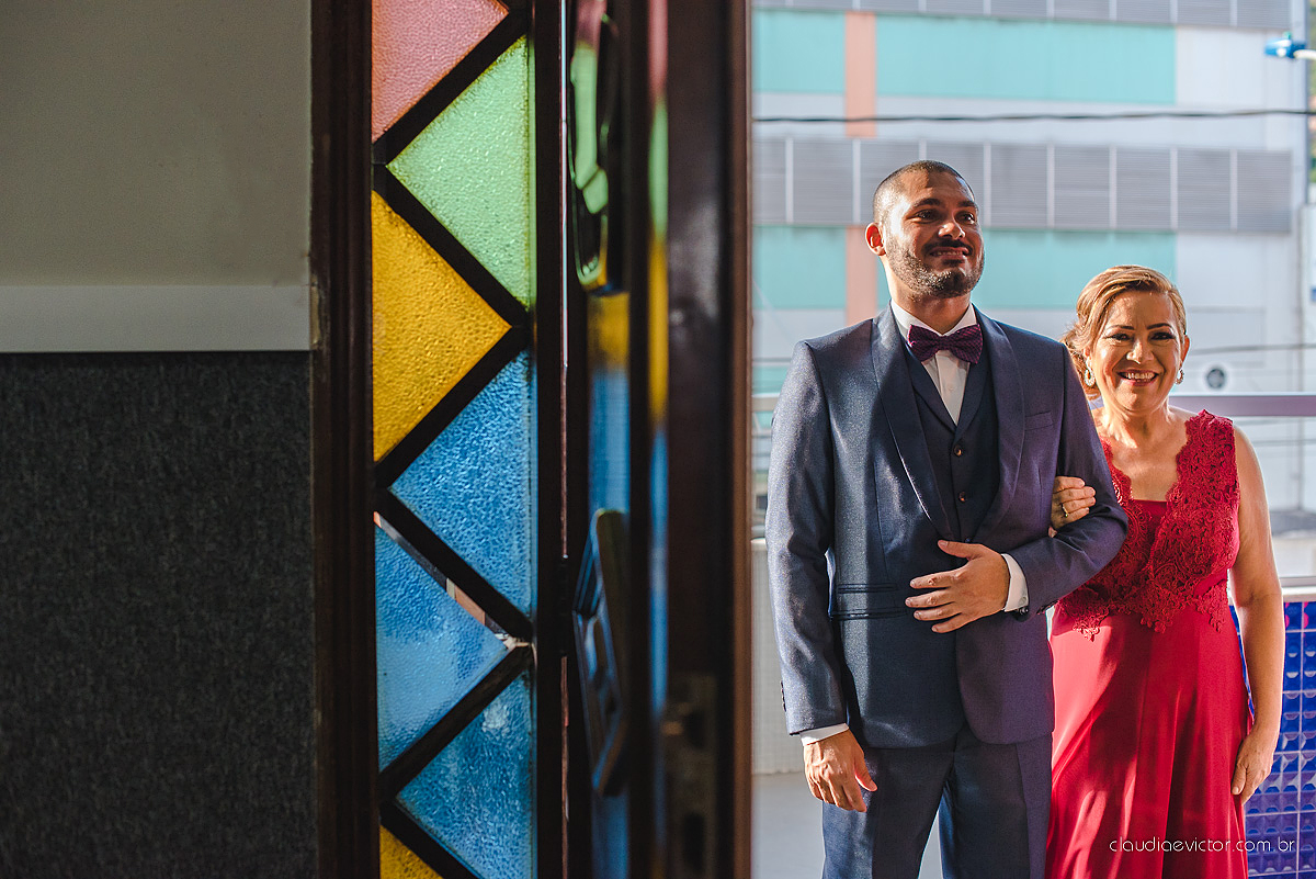 Lindo casamento com noivo e noiva realizado em Vila Velha por fotógrafos de casamento de Vila Velha fotógrafos de casamento de Vitória fotógrafos de casamento de Serra Espírito Santo e fotos externas em Pedra Azul ES