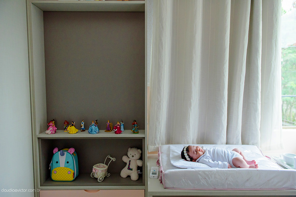 Lindo Lifestyle realizado na serra ES por fotógrafos de casamento de Vila Velha fotógrafos de casamento de Vitória fotógrafos de casamento de Serra espirito santo ES com bebê e um lindo quartinho com decoração das princesas da Disney