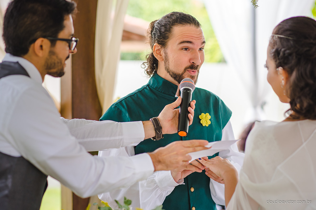Lindo casamento no estilo Celta medieval realizado na serra por fotógrafos de casamento de Vila Velha fotógrafos de casamento de Vitória fotógrafos de casamento de Serra com sapateado irlandês noivo e noiva com roupas originais e diferentes