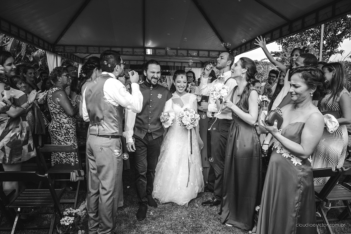 Lindo casamento no estilo Celta medieval realizado na serra por fotógrafos de casamento de Vila Velha fotógrafos de casamento de Vitória fotógrafos de casamento de Serra com sapateado irlandês noivo e noiva com roupas originais e diferentes