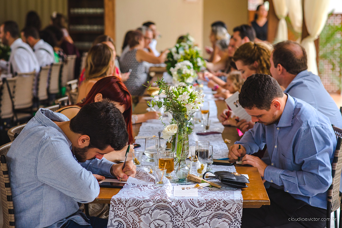Lindo casamento no estilo Celta medieval realizado na serra por fotógrafos de casamento de Vila Velha fotógrafos de casamento de Vitória fotógrafos de casamento de Serra com sapateado irlandês noivo e noiva com roupas originais e diferentes