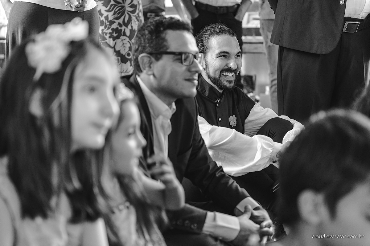 Lindo casamento no estilo Celta medieval realizado na serra por fotógrafos de casamento de Vila Velha fotógrafos de casamento de Vitória fotógrafos de casamento de Serra com sapateado irlandês noivo e noiva com roupas originais e diferentes