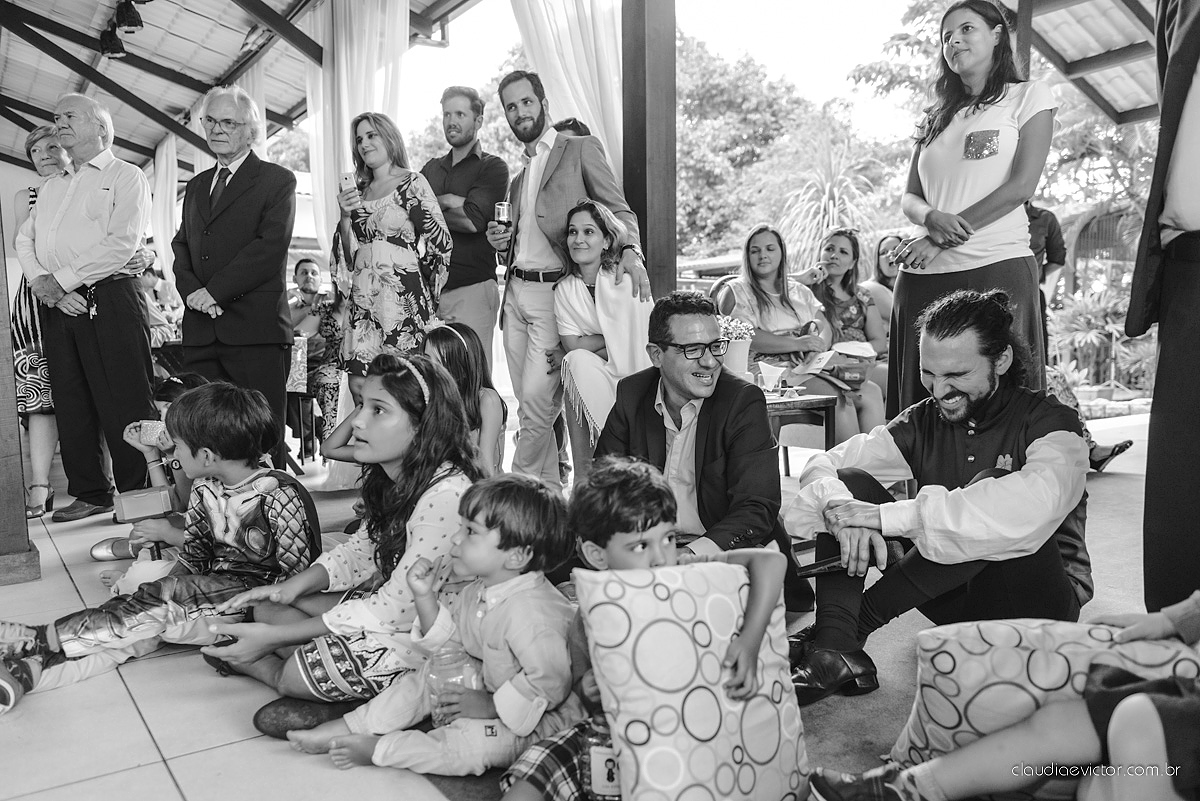 Lindo casamento no estilo Celta medieval realizado na serra por fotógrafos de casamento de Vila Velha fotógrafos de casamento de Vitória fotógrafos de casamento de Serra com sapateado irlandês noivo e noiva com roupas originais e diferentes