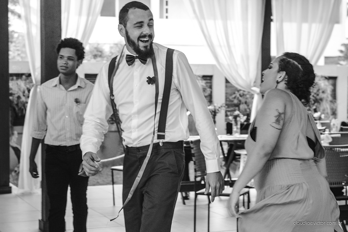 Lindo casamento no estilo Celta medieval realizado na serra por fotógrafos de casamento de Vila Velha fotógrafos de casamento de Vitória fotógrafos de casamento de Serra com sapateado irlandês noivo e noiva com roupas originais e diferentes