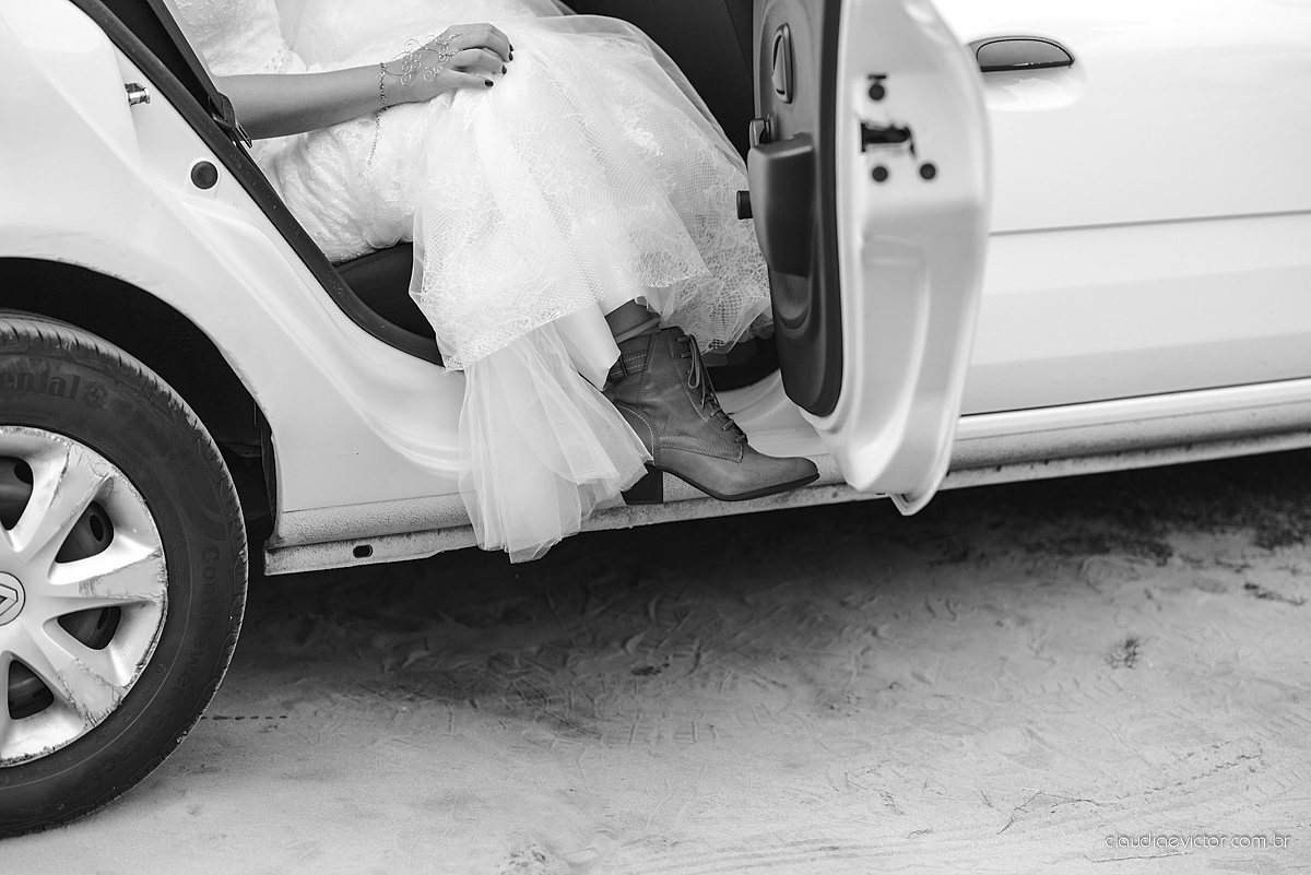 Lindo casamento no estilo Celta medieval realizado na serra por fotógrafos de casamento de Vila Velha fotógrafos de casamento de Vitória fotógrafos de casamento de Serra com sapateado irlandês noivo e noiva com roupas originais e diferentes