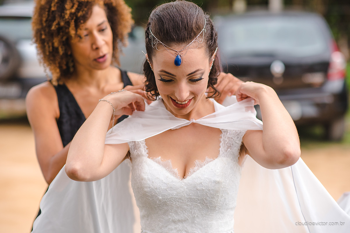 Lindo casamento no estilo Celta medieval realizado na serra por fotógrafos de casamento de Vila Velha fotógrafos de casamento de Vitória fotógrafos de casamento de Serra com sapateado irlandês noivo e noiva com roupas originais e diferentes