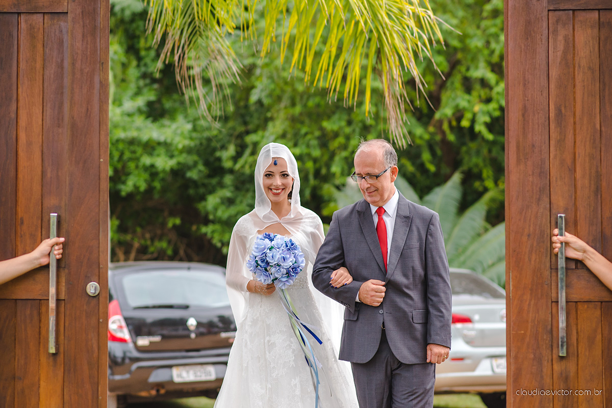 Lindo casamento no estilo Celta medieval realizado na serra por fotógrafos de casamento de Vila Velha fotógrafos de casamento de Vitória fotógrafos de casamento de Serra com sapateado irlandês noivo e noiva com roupas originais e diferentes