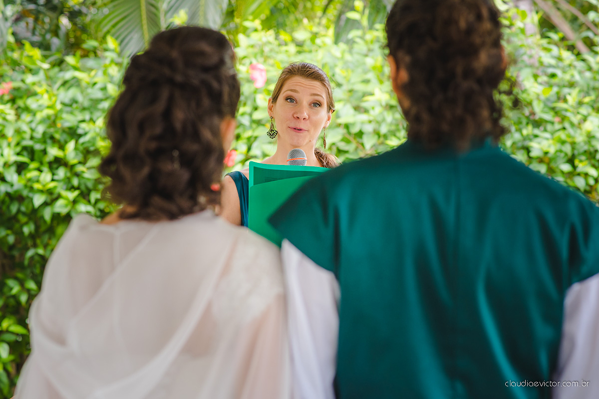 Lindo casamento no estilo Celta medieval realizado na serra por fotógrafos de casamento de Vila Velha fotógrafos de casamento de Vitória fotógrafos de casamento de Serra com sapateado irlandês noivo e noiva com roupas originais e diferentes