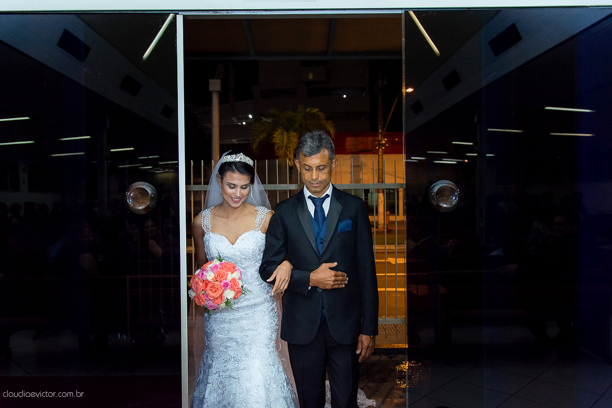 book, bride, casamento, ensaio, externa, fotógrafo de casamento de Vila Velha fotógrafo de casamento de Vitória fotógrafo de casamento de Serra Espirito Santo ES fotos criativas de casamento