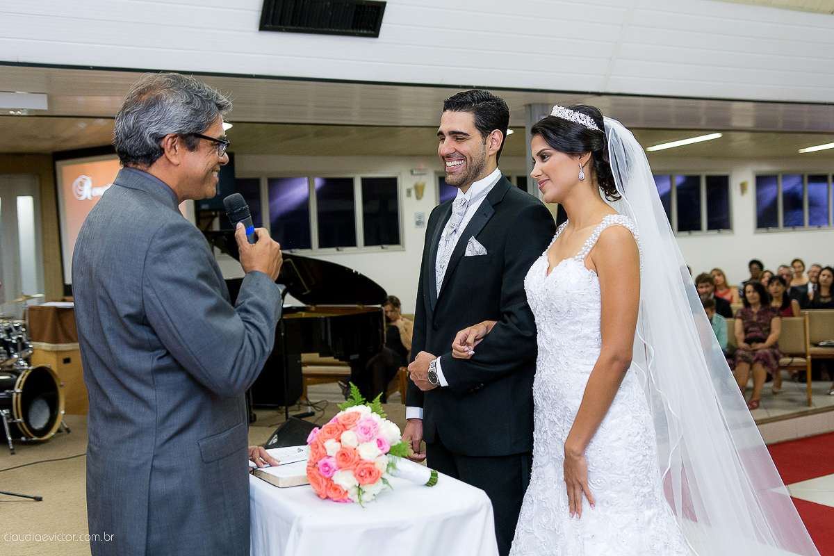book, bride, casamento, ensaio, externa, fotógrafo de casamento de Vila Velha fotógrafo de casamento de Vitória fotógrafo de casamento de Serra Espirito Santo ES fotos criativas de casamento