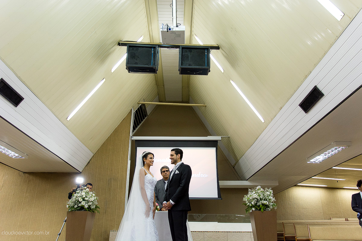 book, bride, casamento, ensaio, externa, fotógrafo de casamento de Vila Velha fotógrafo de casamento de Vitória fotógrafo de casamento de Serra Espirito Santo ES fotos criativas de casamento