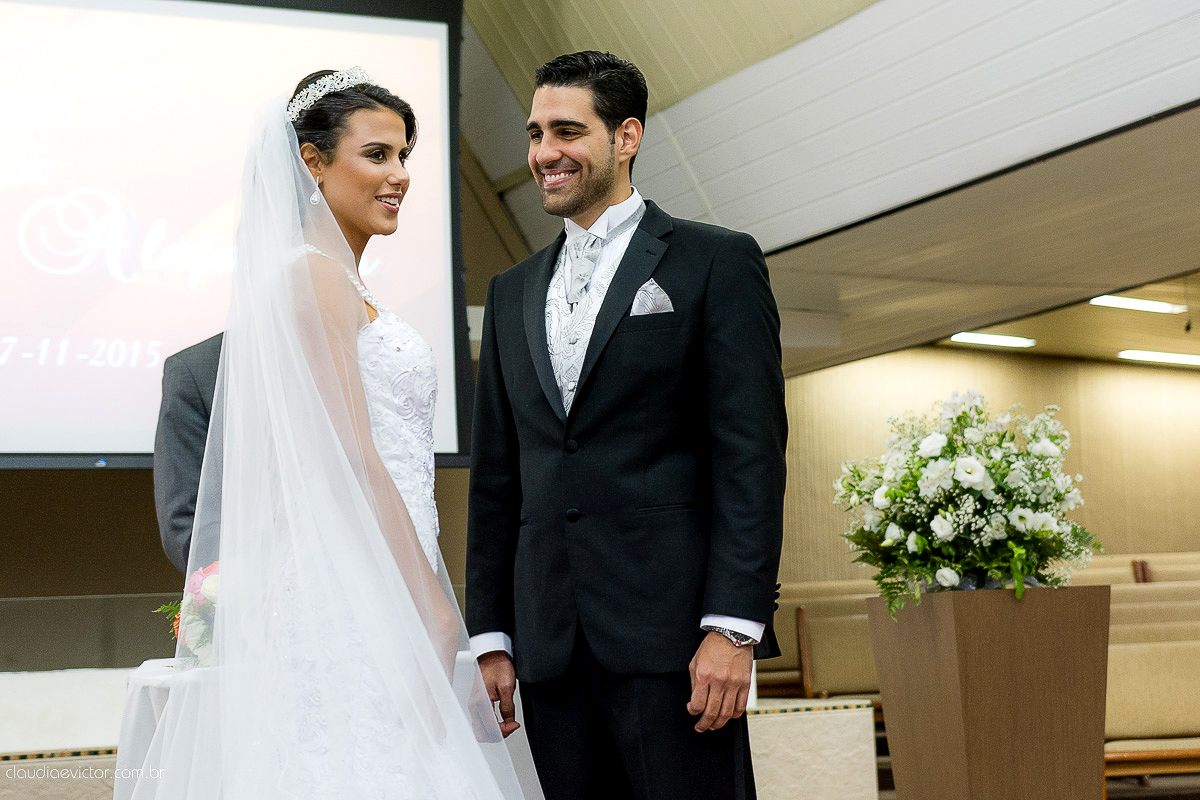 book, bride, casamento, ensaio, externa, fotógrafo de casamento de Vila Velha fotógrafo de casamento de Vitória fotógrafo de casamento de Serra Espirito Santo ES fotos criativas de casamento