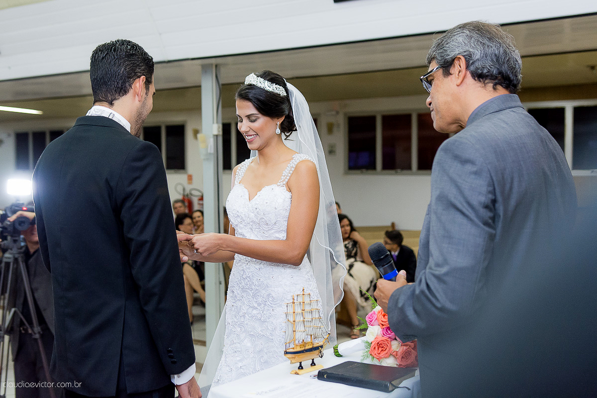 book, bride, casamento, ensaio, externa, fotógrafo de casamento de Vila Velha fotógrafo de casamento de Vitória fotógrafo de casamento de Serra Espirito Santo ES fotos criativas de casamento