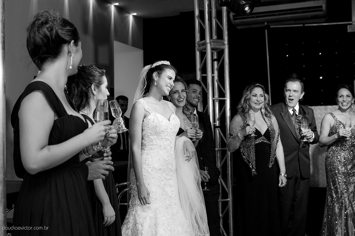 book, bride, casamento, ensaio, externa, fotógrafo de casamento de Vila Velha fotógrafo de casamento de Vitória fotógrafo de casamento de Serra Espirito Santo ES fotos criativas de casamento