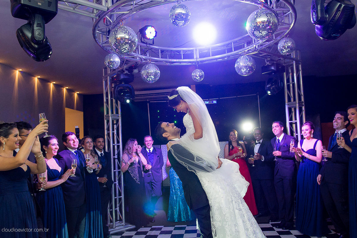 book, bride, casamento, ensaio, externa, fotógrafo de casamento de Vila Velha fotógrafo de casamento de Vitória fotógrafo de casamento de Serra Espirito Santo ES fotos criativas de casamento