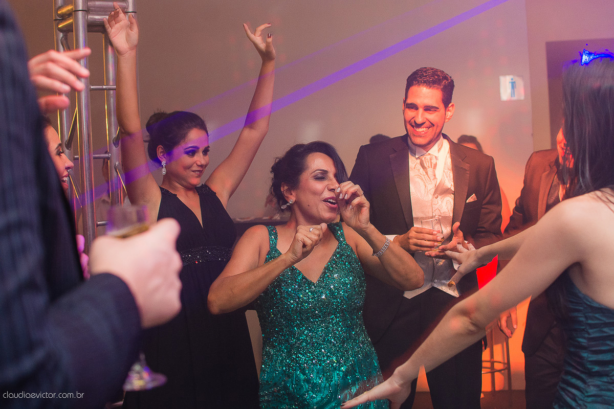 book, bride, casamento, ensaio, externa, fotógrafo de casamento de Vila Velha fotógrafo de casamento de Vitória fotógrafo de casamento de Serra Espirito Santo ES fotos criativas de casamento