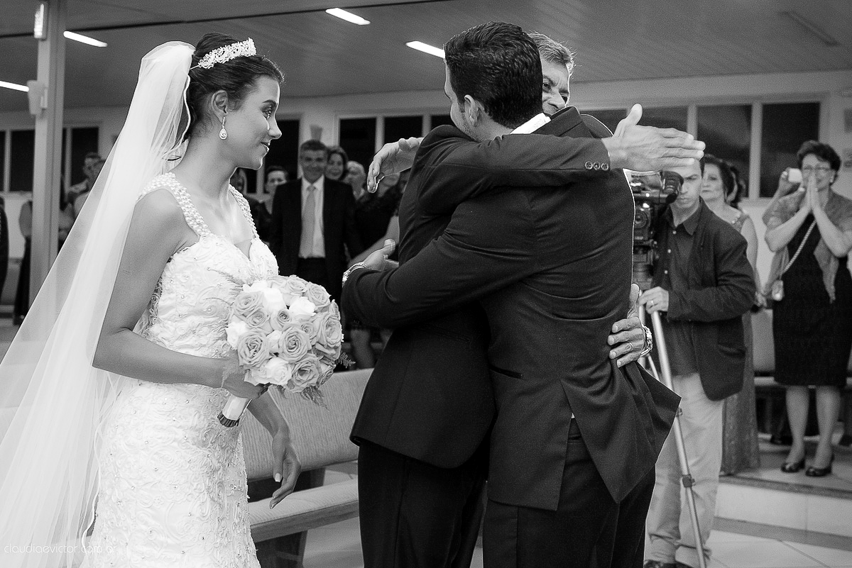 book, bride, casamento, ensaio, externa, fotógrafo de casamento de Vila Velha fotógrafo de casamento de Vitória fotógrafo de casamento de Serra Espirito Santo ES fotos criativas de casamento