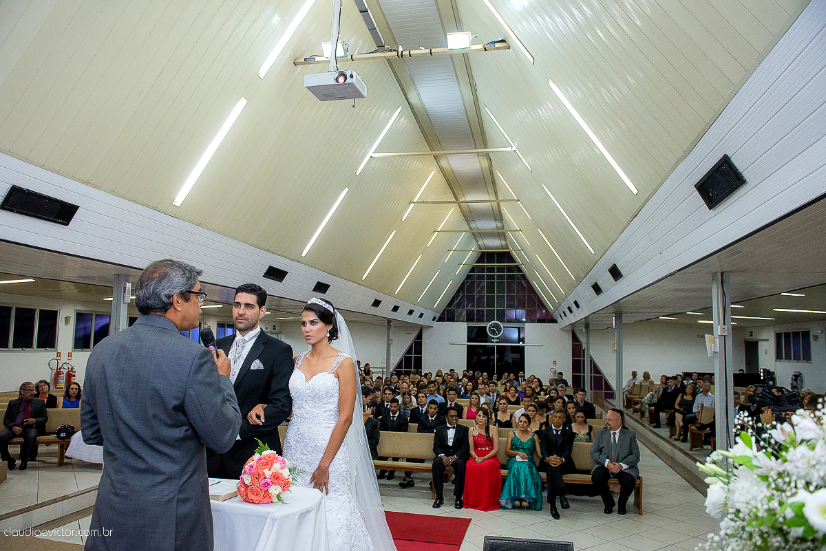 book, bride, casamento, ensaio, externa, fotógrafo de casamento de Vila Velha fotógrafo de casamento de Vitória fotógrafo de casamento de Serra Espirito Santo ES fotos criativas de casamento