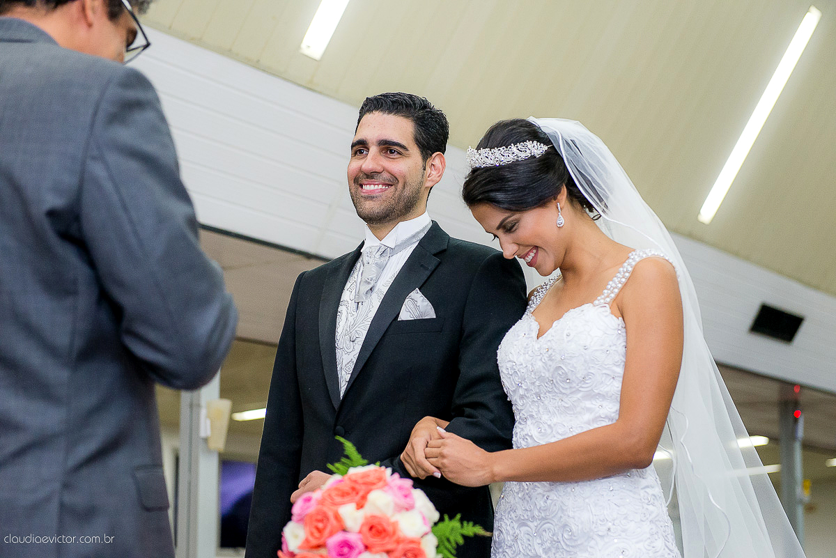 book, bride, casamento, ensaio, externa, fotógrafo de casamento de Vila Velha fotógrafo de casamento de Vitória fotógrafo de casamento de Serra Espirito Santo ES fotos criativas de casamento