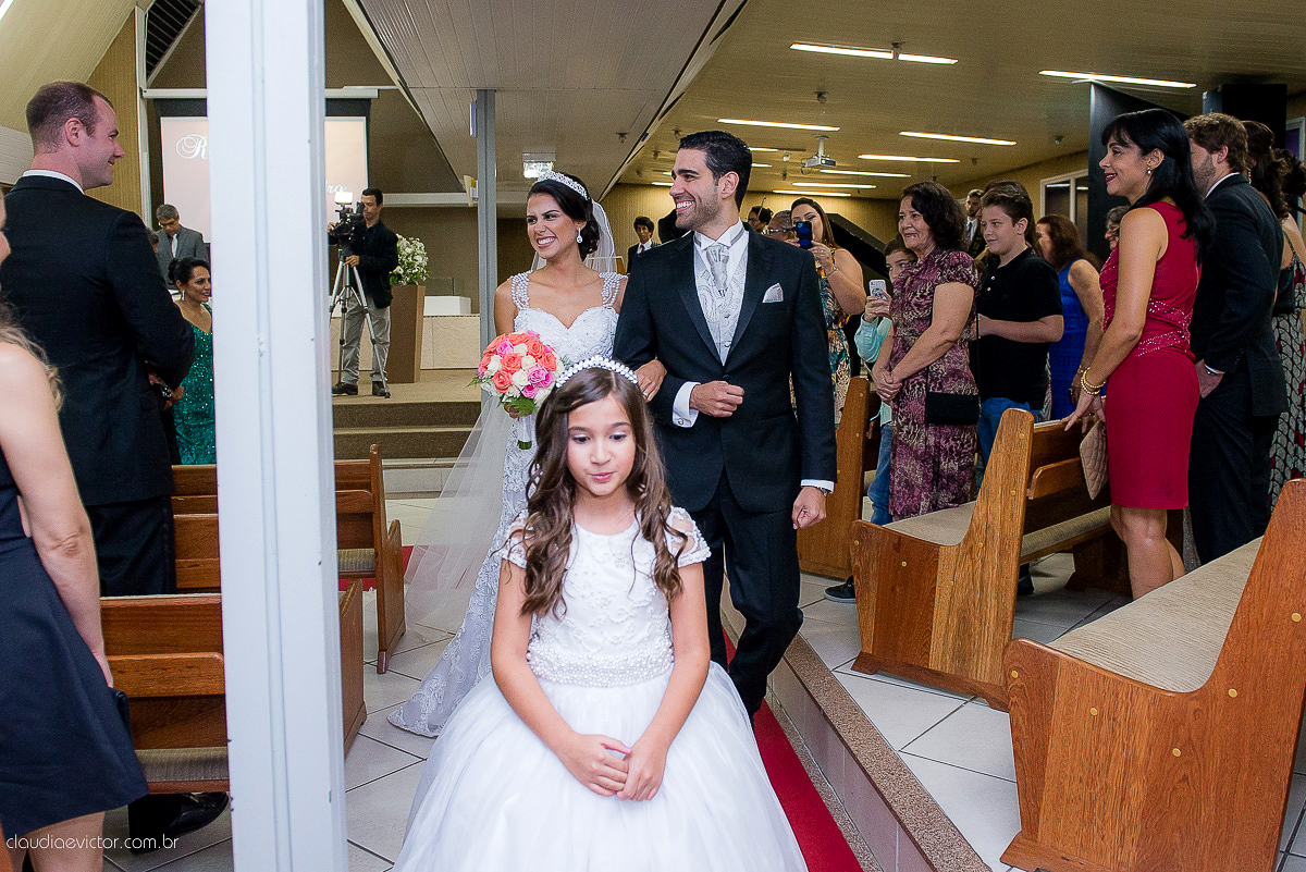 book, bride, casamento, ensaio, externa, fotógrafo de casamento de Vila Velha fotógrafo de casamento de Vitória fotógrafo de casamento de Serra Espirito Santo ES fotos criativas de casamento