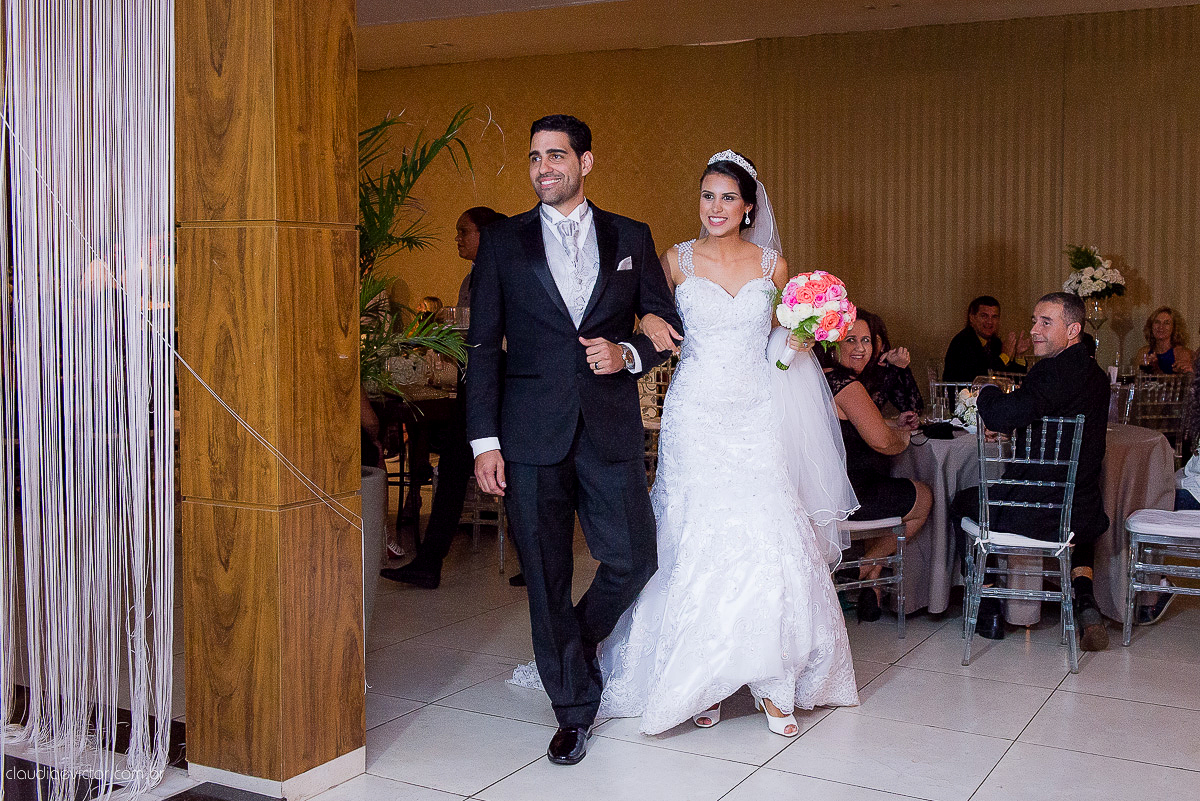 book, bride, casamento, ensaio, externa, fotógrafo de casamento de Vila Velha fotógrafo de casamento de Vitória fotógrafo de casamento de Serra Espirito Santo ES fotos criativas de casamento