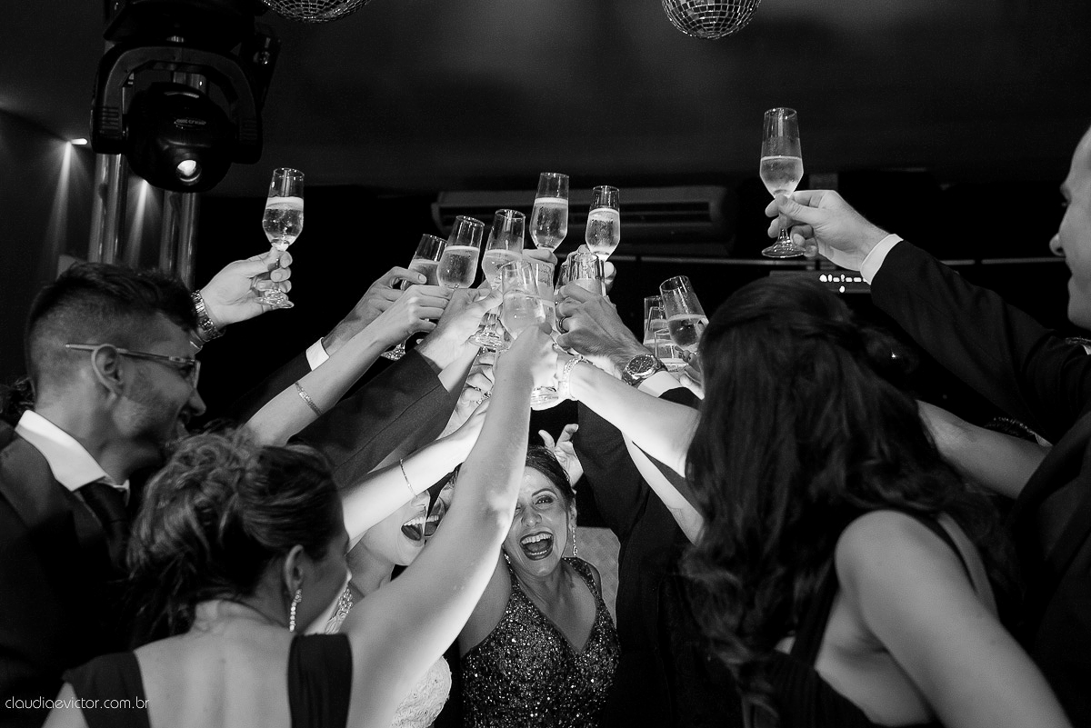 book, bride, casamento, ensaio, externa, fotógrafo de casamento de Vila Velha fotógrafo de casamento de Vitória fotógrafo de casamento de Serra Espirito Santo ES fotos criativas de casamento