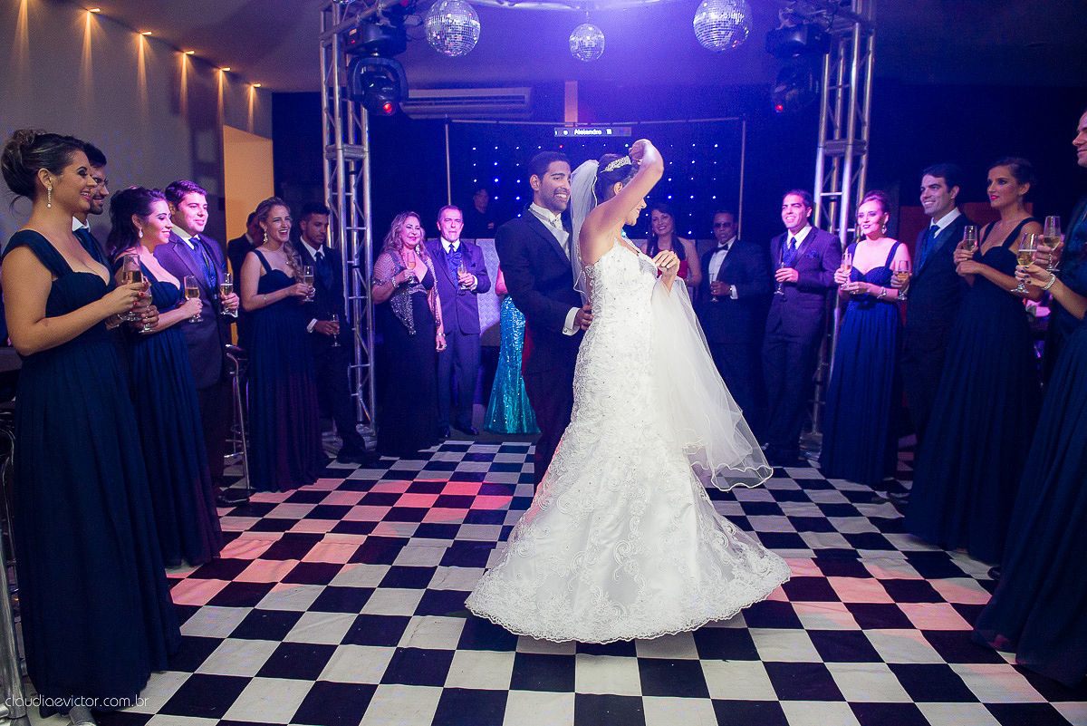 book, bride, casamento, ensaio, externa, fotógrafo de casamento de Vila Velha fotógrafo de casamento de Vitória fotógrafo de casamento de Serra Espirito Santo ES fotos criativas de casamento