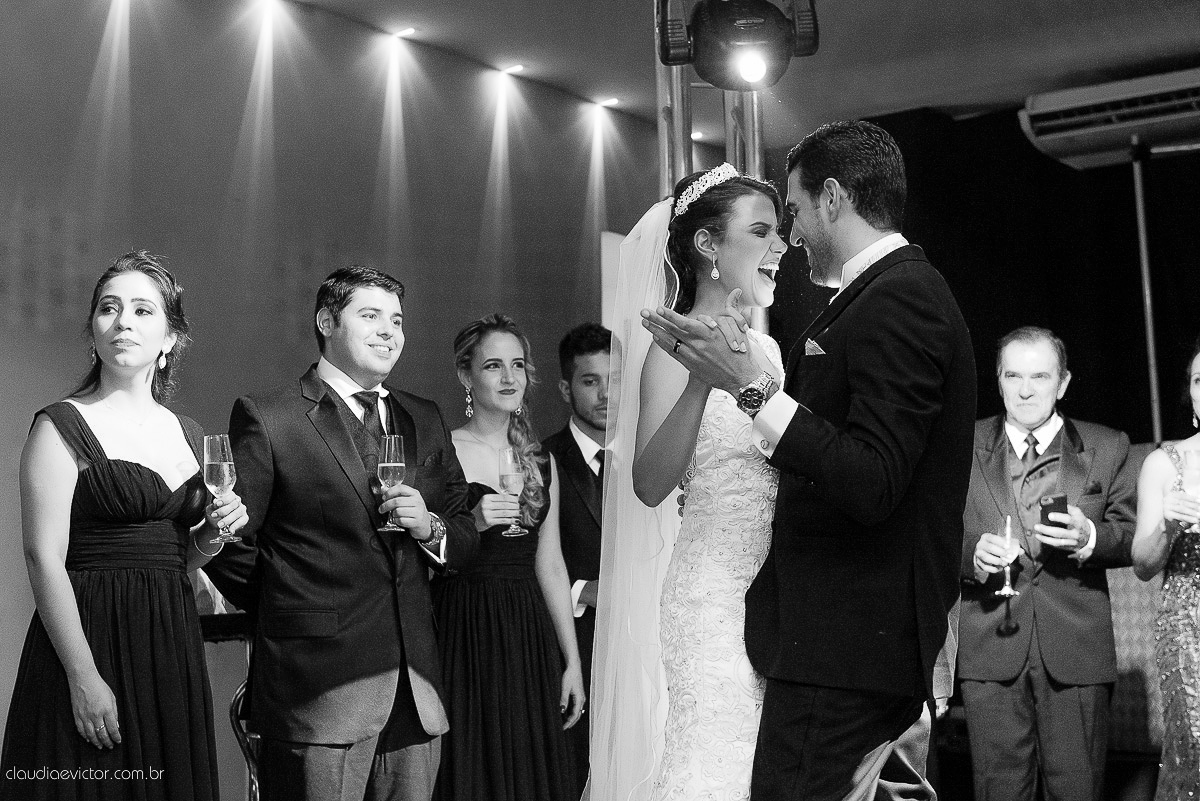 book, bride, casamento, ensaio, externa, fotógrafo de casamento de Vila Velha fotógrafo de casamento de Vitória fotógrafo de casamento de Serra Espirito Santo ES fotos criativas de casamento