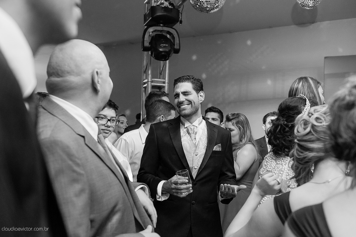 book, bride, casamento, ensaio, externa, fotógrafo de casamento de Vila Velha fotógrafo de casamento de Vitória fotógrafo de casamento de Serra Espirito Santo ES fotos criativas de casamento