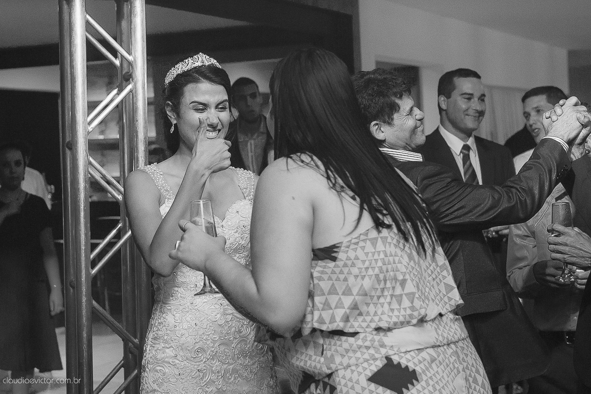 book, bride, casamento, ensaio, externa, fotógrafo de casamento de Vila Velha fotógrafo de casamento de Vitória fotógrafo de casamento de Serra Espirito Santo ES fotos criativas de casamento