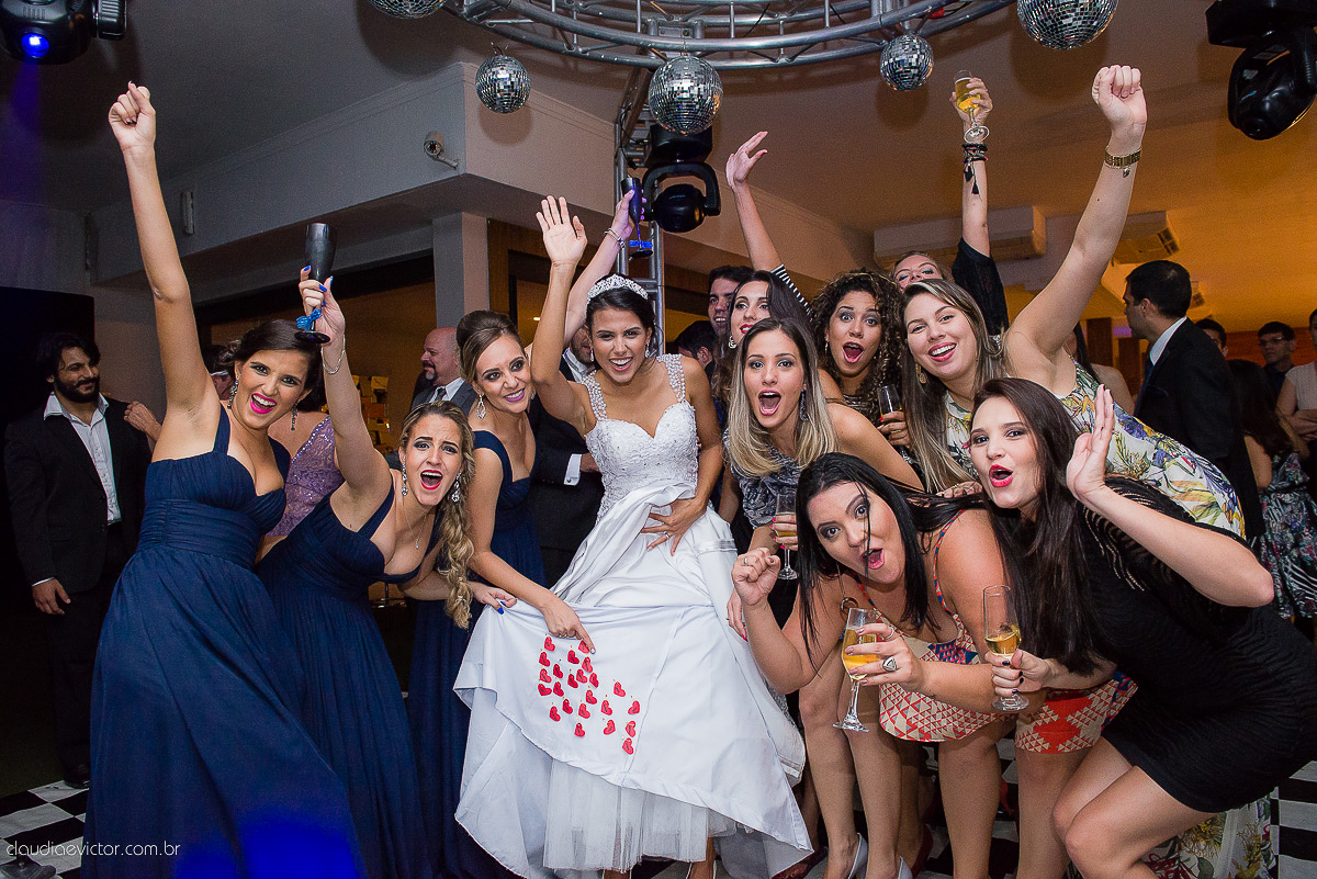 book, bride, casamento, ensaio, externa, fotógrafo de casamento de Vila Velha fotógrafo de casamento de Vitória fotógrafo de casamento de Serra Espirito Santo ES fotos criativas de casamento