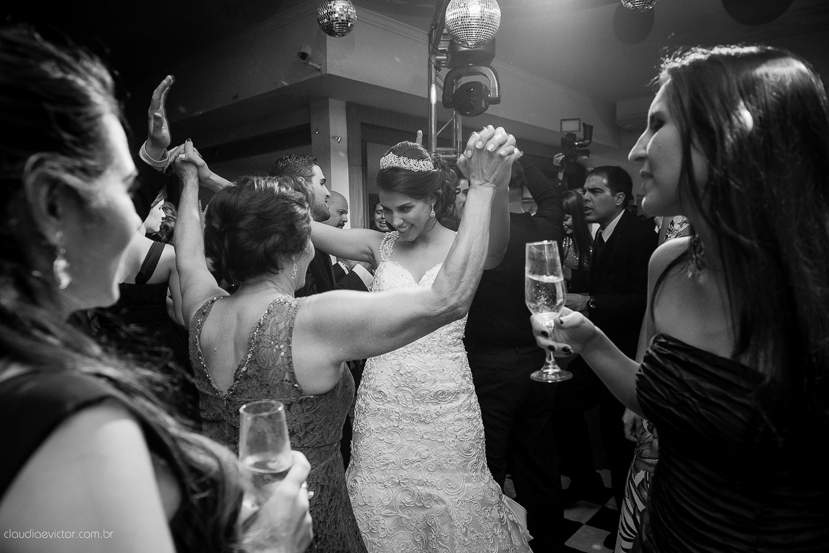 book, bride, casamento, ensaio, externa, fotógrafo de casamento de Vila Velha fotógrafo de casamento de Vitória fotógrafo de casamento de Serra Espirito Santo ES fotos criativas de casamento