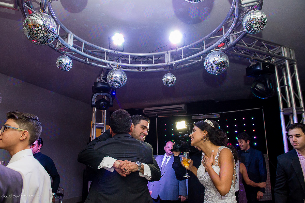 book, bride, casamento, ensaio, externa, fotógrafo de casamento de Vila Velha fotógrafo de casamento de Vitória fotógrafo de casamento de Serra Espirito Santo ES fotos criativas de casamento