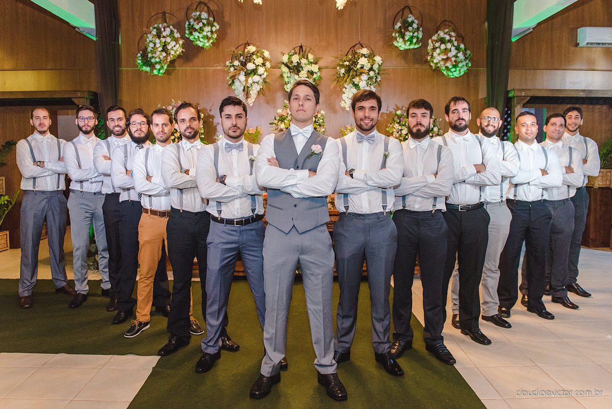 Lindo casamento realizado no cerimonial Casa di Lucca praia com noivo e noiva e vestido de noivo, cachorrinhos e pista de dança por fotógrafos de casamento de Vila Velha fotógrafos de casamento de Vitória fotógrafos de casamento de Serra ES