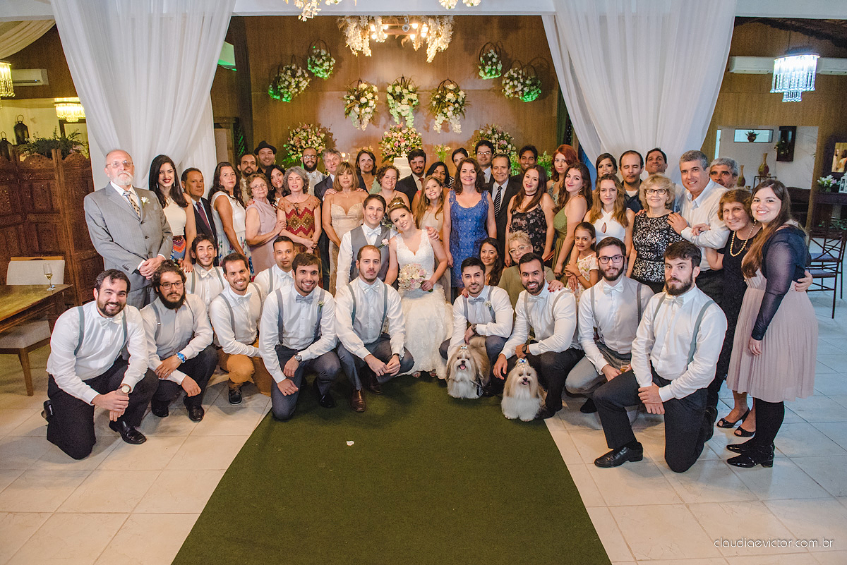 Lindo casamento realizado no cerimonial Casa di Lucca praia com noivo e noiva e vestido de noivo, cachorrinhos e pista de dança por fotógrafos de casamento de Vila Velha fotógrafos de casamento de Vitória fotógrafos de casamento de Serra ES