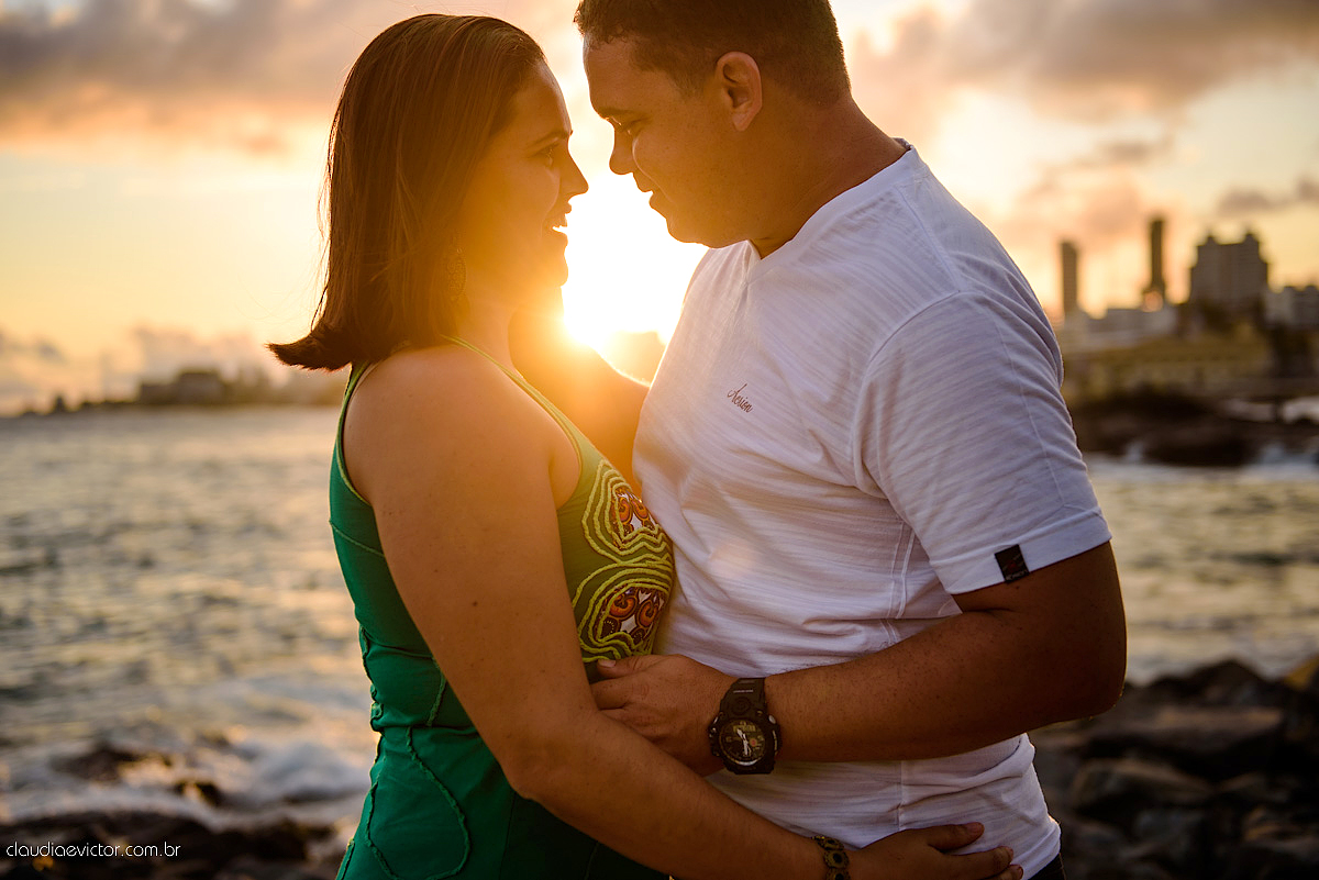 ensaio de bodas com casal realizado em Salvador, Bahia, por fotógrafos de casamento de Vila Velha fotógrafos de casamento de Vitória fotógrafos de casamento de Serra ES na Igreja do Senho do Bonfim Ponta do Humaitá e com por do sol no Rio Vermelho