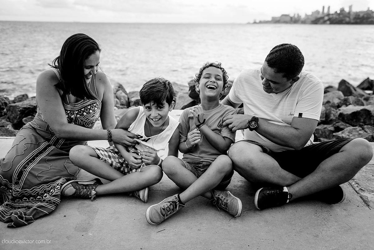 ensaio de bodas com casal realizado em Salvador, Bahia, por fotógrafos de casamento de Vila Velha fotógrafos de casamento de Vitória fotógrafos de casamento de Serra ES na Igreja do Senho do Bonfim Ponta do Humaitá e com por do sol no Rio Vermelho