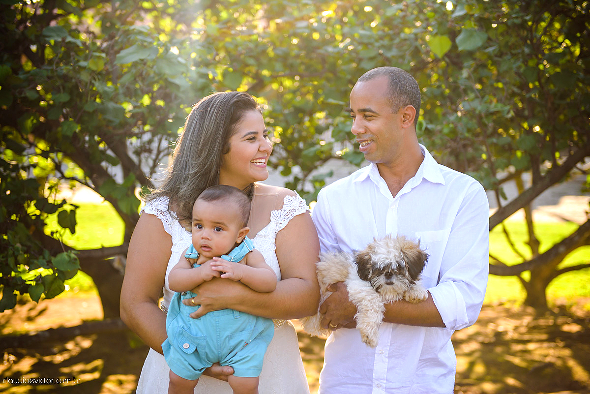 Lindo ensaio externo infantil realizado em VITORIA es por fotógrafos de casamento de vila velha fotógrafos de casamento de Vitória fotógrafos de casamento de Serra ES Espirito Santo com praia familia e por do sol