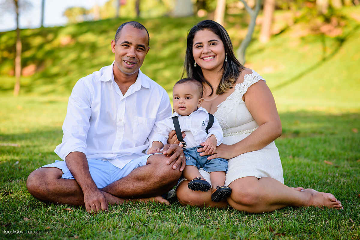 Lindo ensaio externo infantil realizado em VITORIA es por fotógrafos de casamento de vila velha fotógrafos de casamento de Vitória fotógrafos de casamento de Serra ES Espirito Santo com praia familia e por do sol