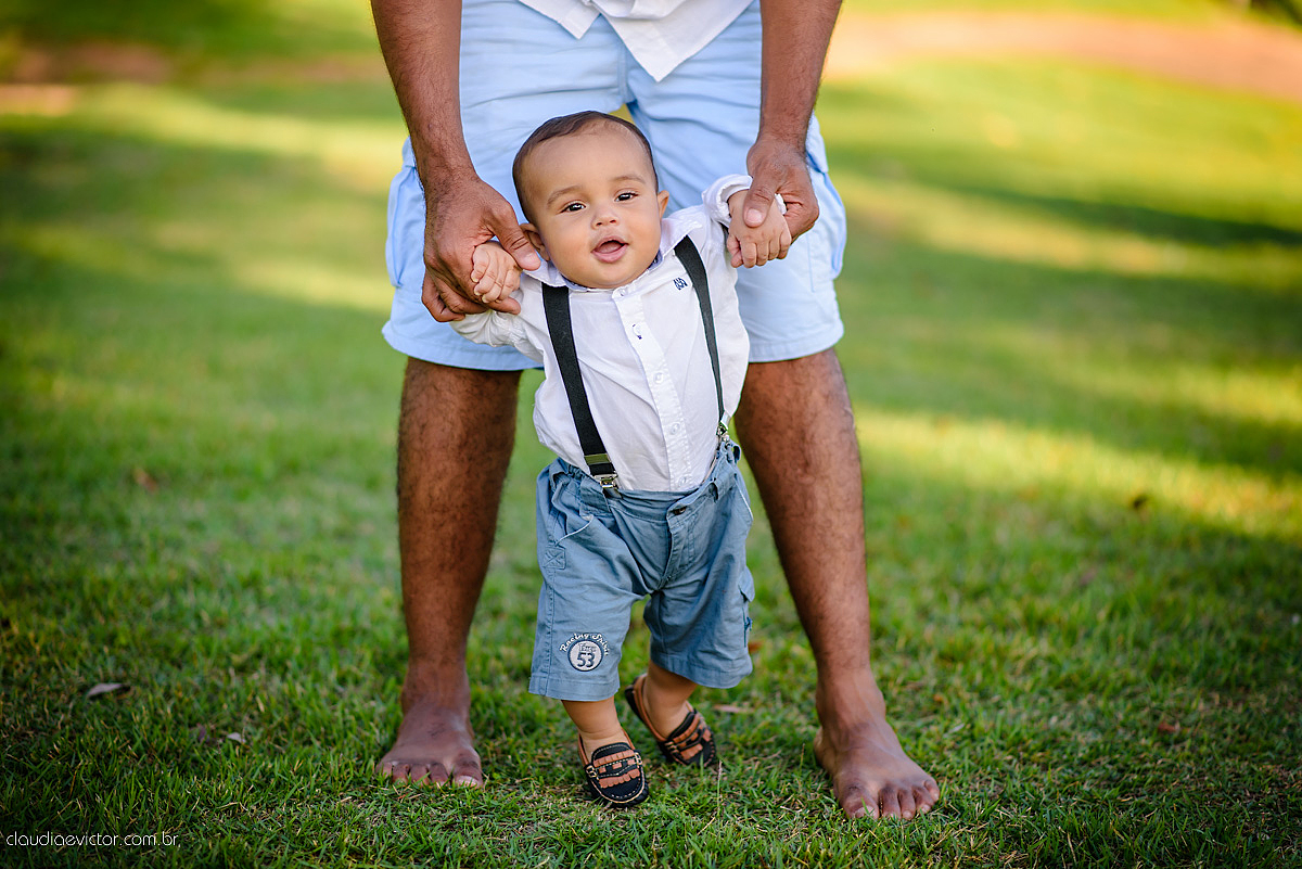 Lindo ensaio externo infantil realizado em VITORIA es por fotógrafos de casamento de vila velha fotógrafos de casamento de Vitória fotógrafos de casamento de Serra ES Espirito Santo com praia familia e por do sol
