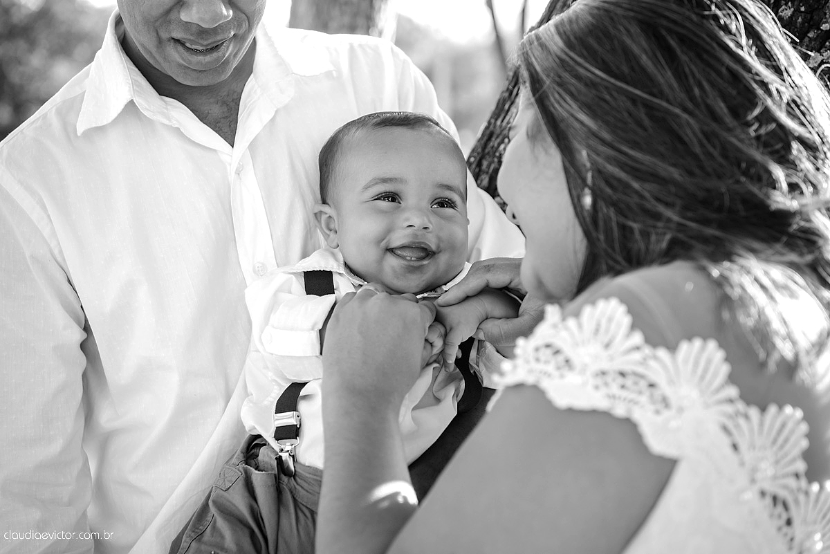 Lindo ensaio externo infantil realizado em VITORIA es por fotógrafos de casamento de vila velha fotógrafos de casamento de Vitória fotógrafos de casamento de Serra ES Espirito Santo com praia familia e por do sol