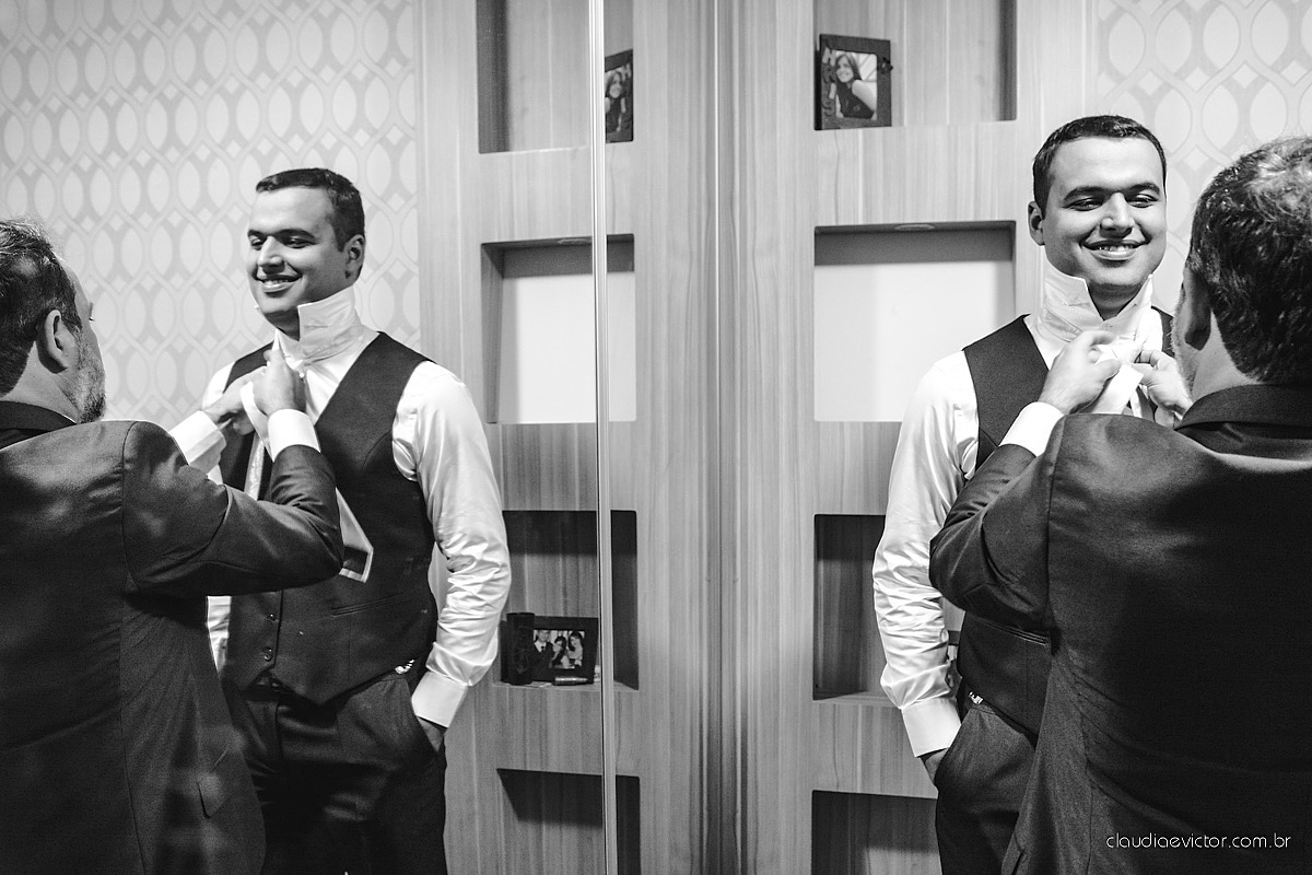 Lindo casamento realizado na serra por fotógrafos de casamento de vila velha fotógrafos de casamento de Vitória fotógrafos de casamento de Serra Espirito Santo ES com noivo e noiva e vestido de noiva e paisagem com por do sol