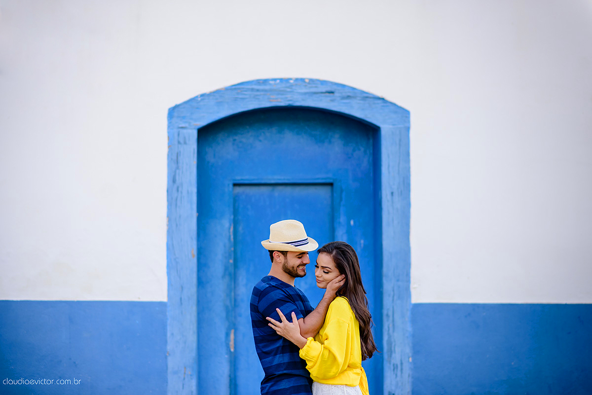 Lindo ensaio namoro pré-casamento feito em Santa Leopoldina realizado por fotógrafos de casamento de Vila Velha fotógrafos de casamento de vitória fotógrafos de casamento de serra espirito santo ES com noivo noiva e família e pôr do sol