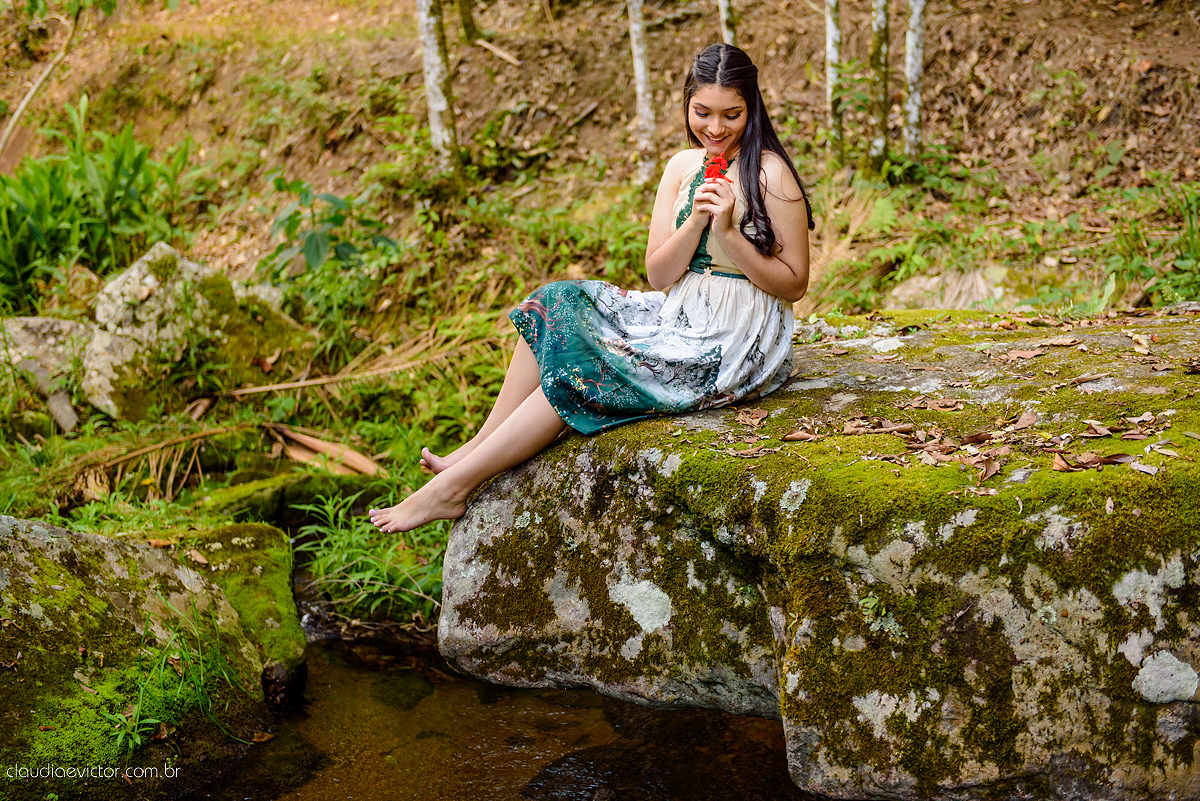 Lindo ensaio de 15 anos realizado por fotógrafos de casamento de vila velha fotógrafos de casamento de vitória fotógrafos de casamento de serra espirito santo ES em pedra azul na pousada monte verde