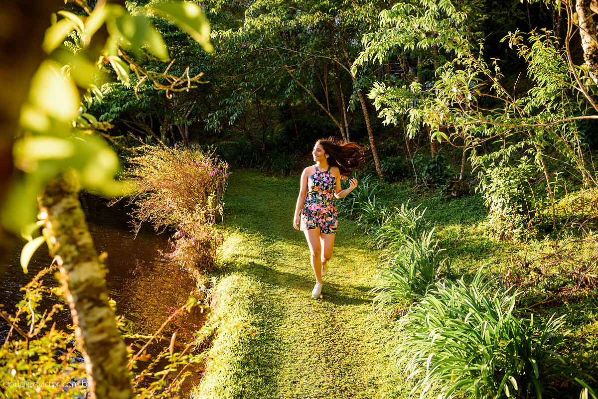 Lindo ensaio de 15 anos realizado por fotógrafos de casamento de vila velha fotógrafos de casamento de vitória fotógrafos de casamento de serra espirito santo ES em pedra azul na pousada monte verde
