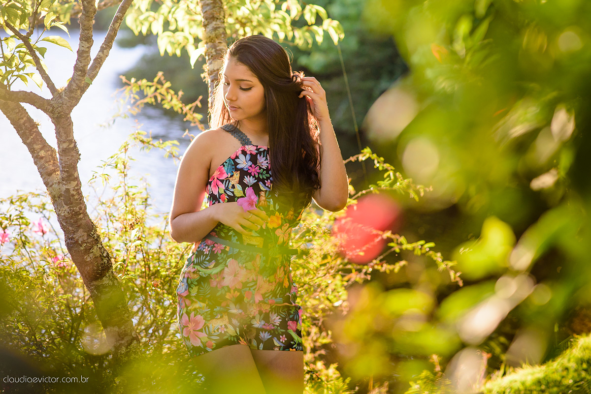 Lindo ensaio de 15 anos realizado por fotógrafos de casamento de vila velha fotógrafos de casamento de vitória fotógrafos de casamento de serra espirito santo ES em pedra azul na pousada monte verde