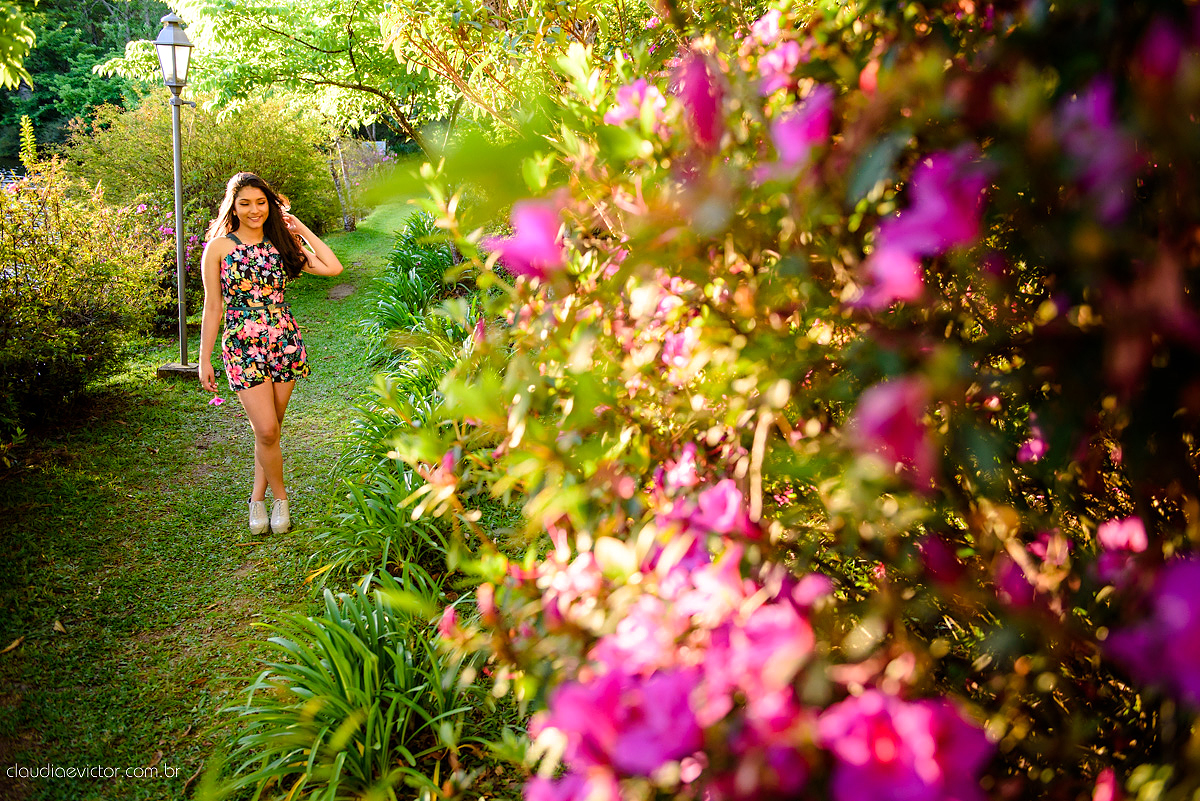 Lindo ensaio de 15 anos realizado por fotógrafos de casamento de vila velha fotógrafos de casamento de vitória fotógrafos de casamento de serra espirito santo ES em pedra azul na pousada monte verde